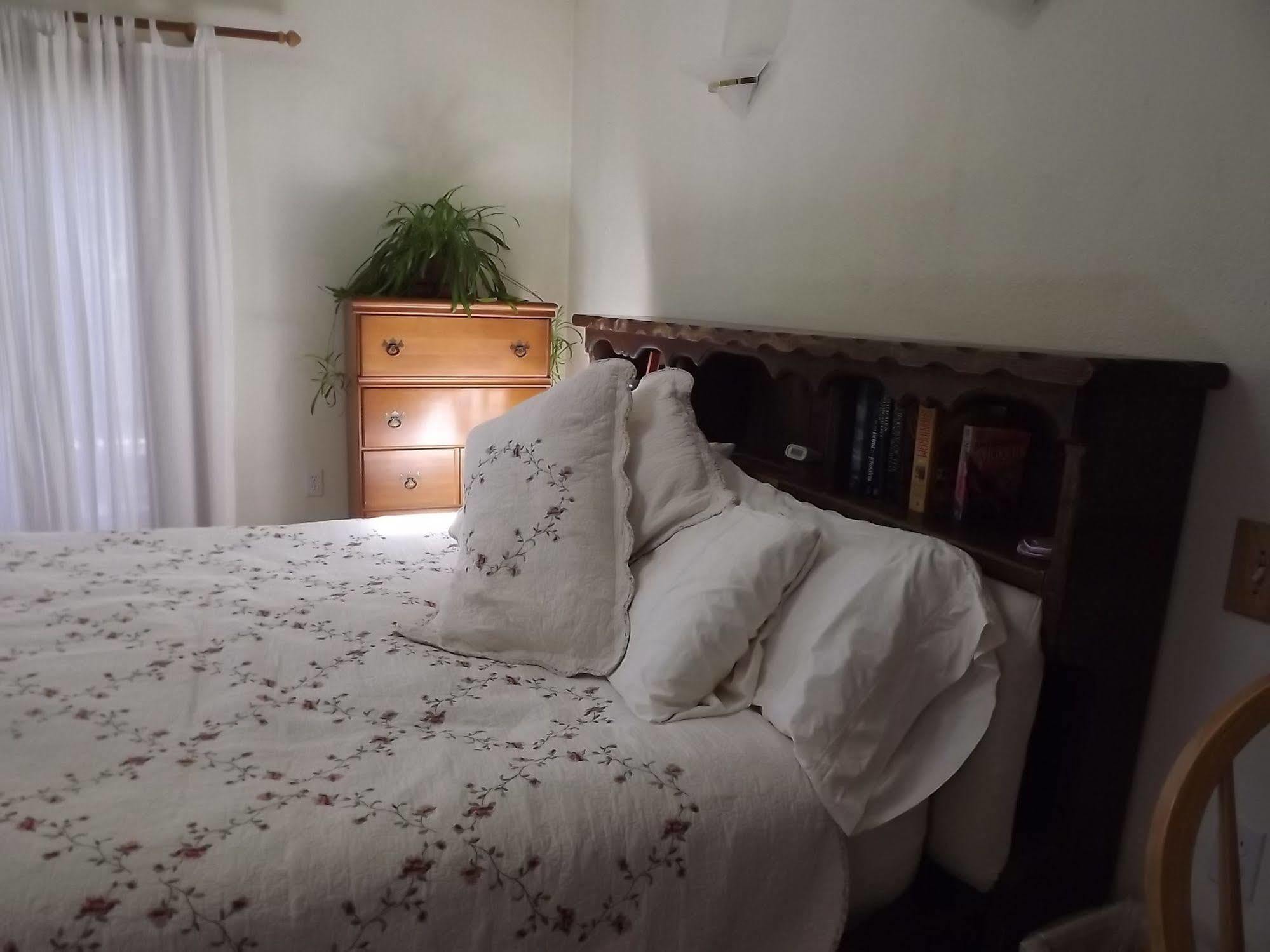 Backyard Garden Oasis Bed & Breakfast Middletown Ngoại thất bức ảnh